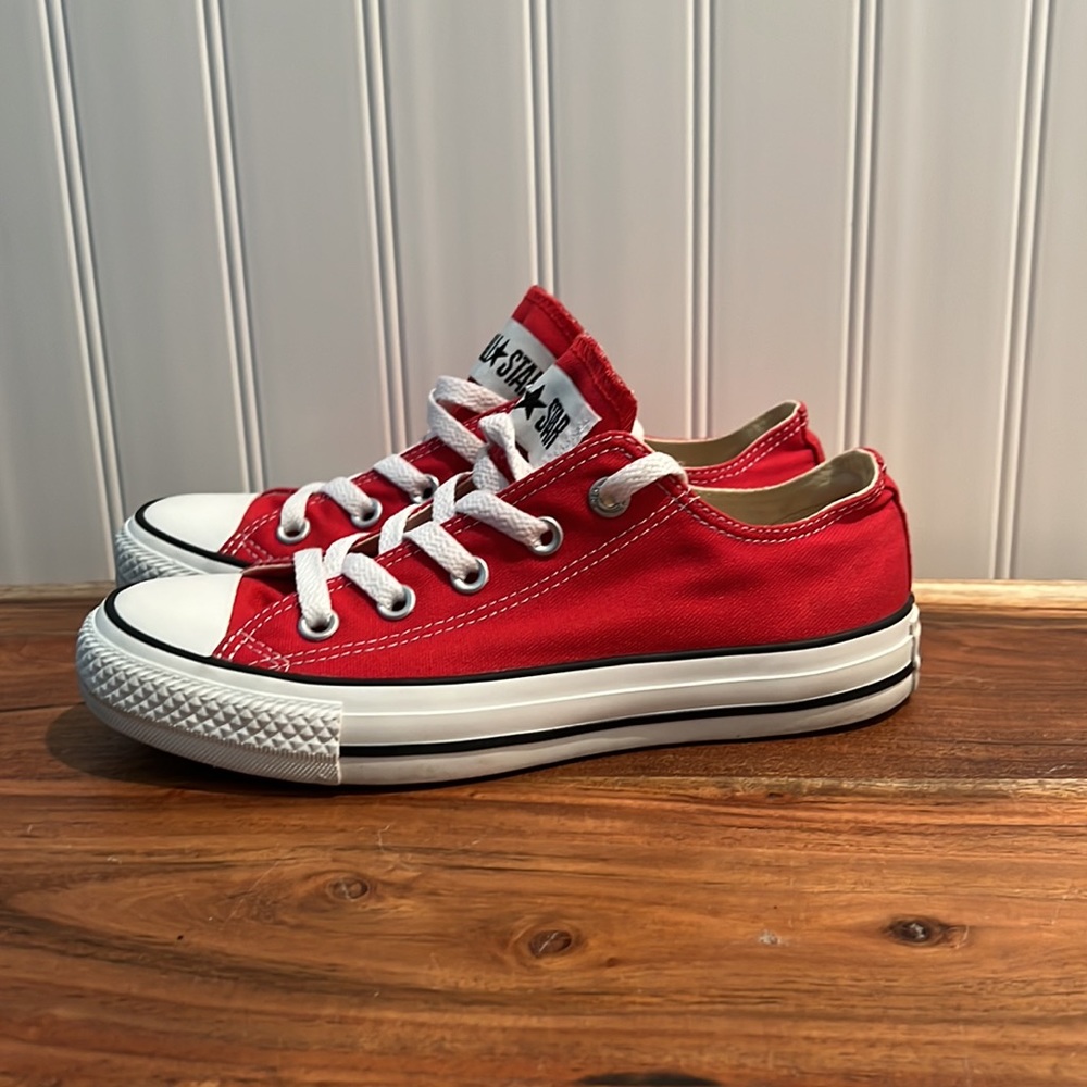 ♥️Limited Edition CONVERSE Chuck Taylor Red Shoes Like New!